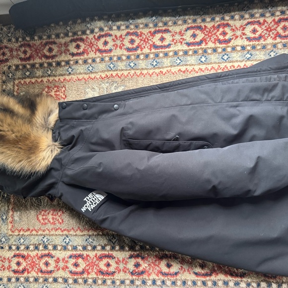 The North Face Women's Black Ski Jacket - Picture 4 of 6